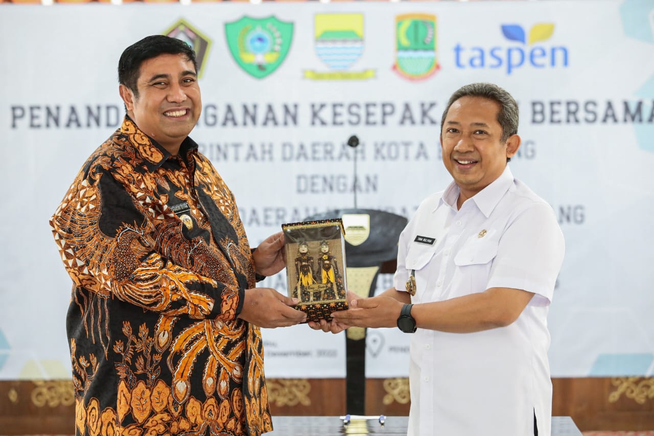 Pemkab Maros Teken MoU dengan Pemkot Bandung Terkait Digitalisasi Kepegawaian