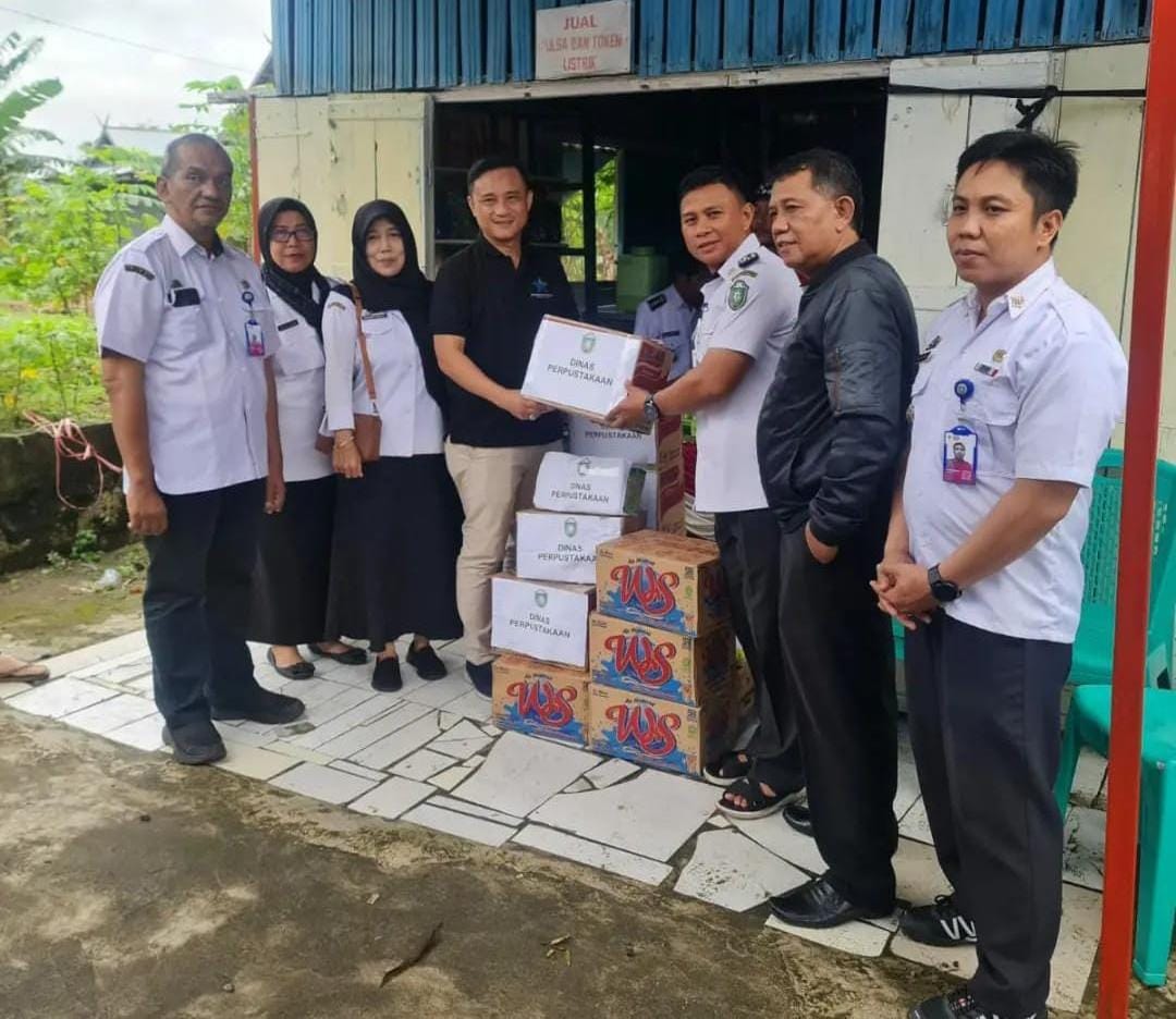 Jalankan Instruksi Wali Kota, Dinas Perpustakaan Beri Bantuan untuk Warga Korban Banjir