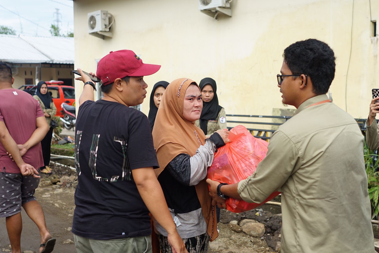 CPNS 2021 Parepare Salurkan Bantuan ke Warga Terdampak Banjir