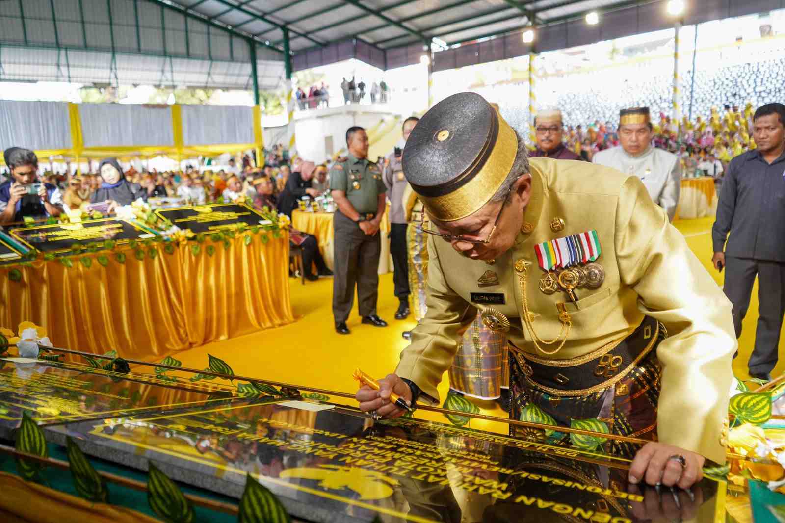 Puncak HUT Parepare ke-63, Gubernur Sulsel Serahkan Bantuan Rp10 Miliar