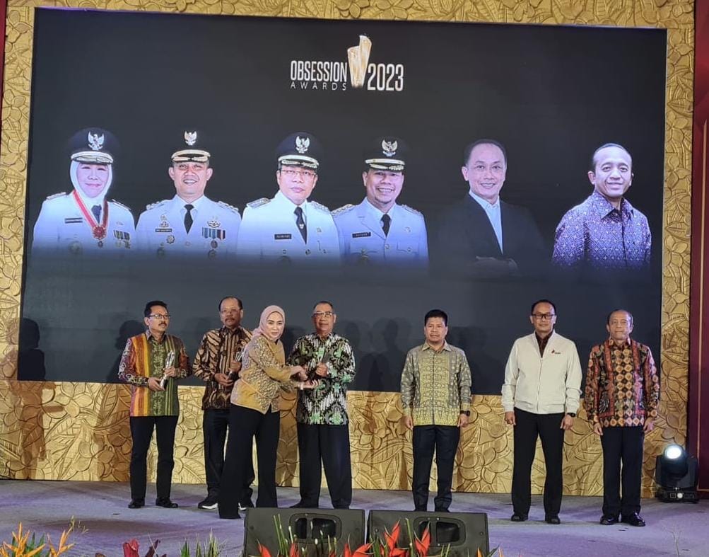 Taufan Pawe Raih Penghargaan Nasional Kepala Daerah Terbaik Versi Obsession Media Group