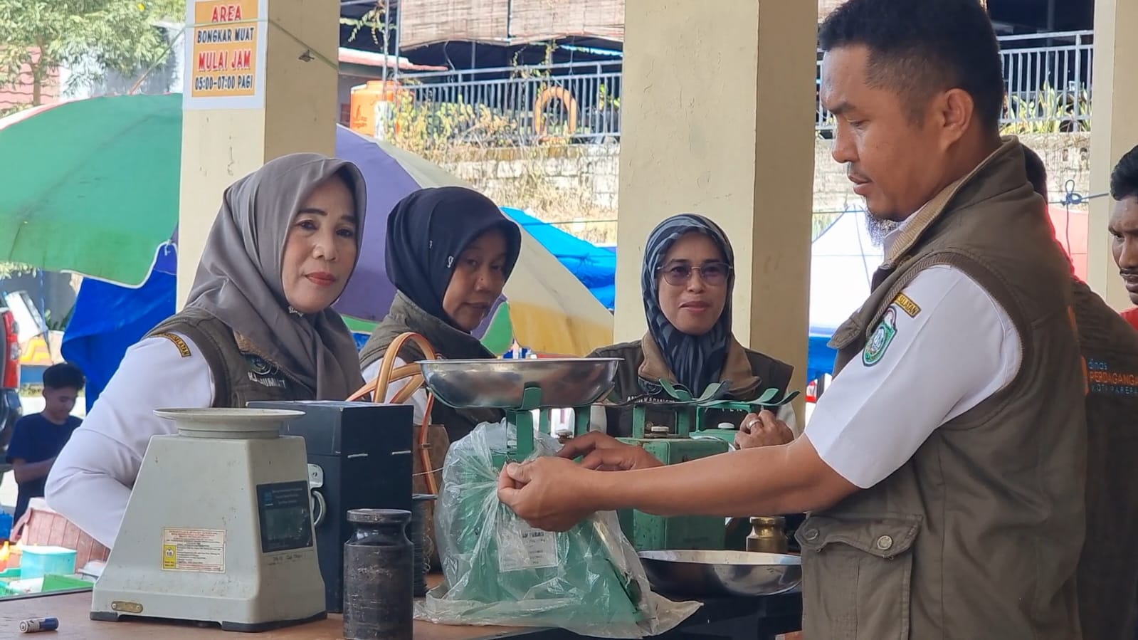Pemkot Parepare Tera Ulang Timbangan Pedagang