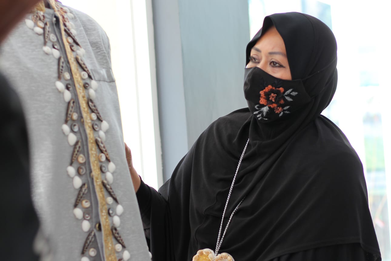 Malam Ini, Rancangan Baju Erna Rasyid Taufan Ditampilkan di Festival Salo Karajae