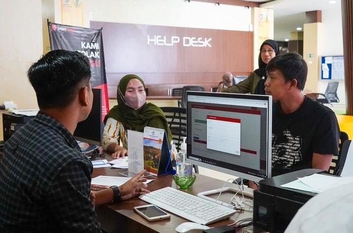 Raih Penghargaan Tingkat Nasional, Taufan Pawe Apresiasi DPMPTSP