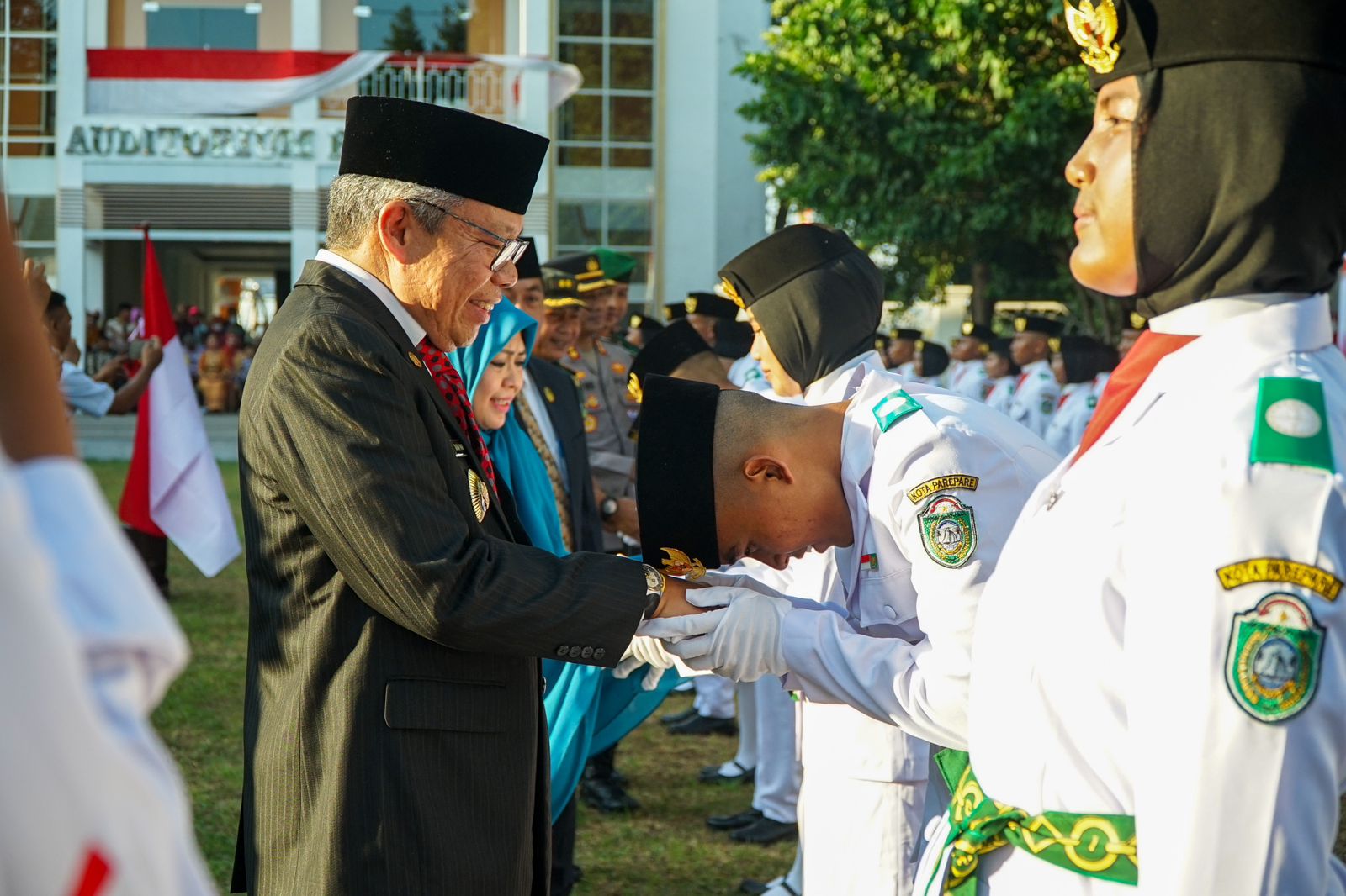 Wali Kota Taufan Pawe Didampingi ERAT Kukuhkan Paskibraka 2023