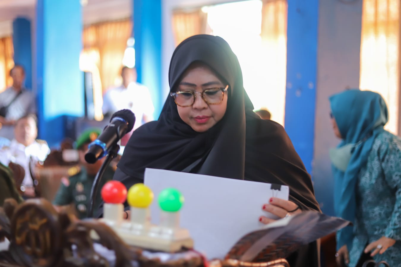 Wali Kota Parepare Dampingi Istri Sidang Promosi Gelar Doktor