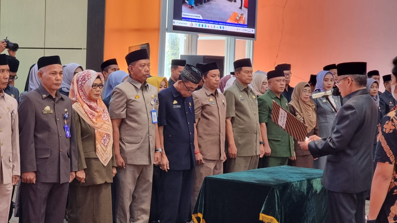 Taufan Pawe Mutasi Kepala Sekolah Tingkat SD dan SMP