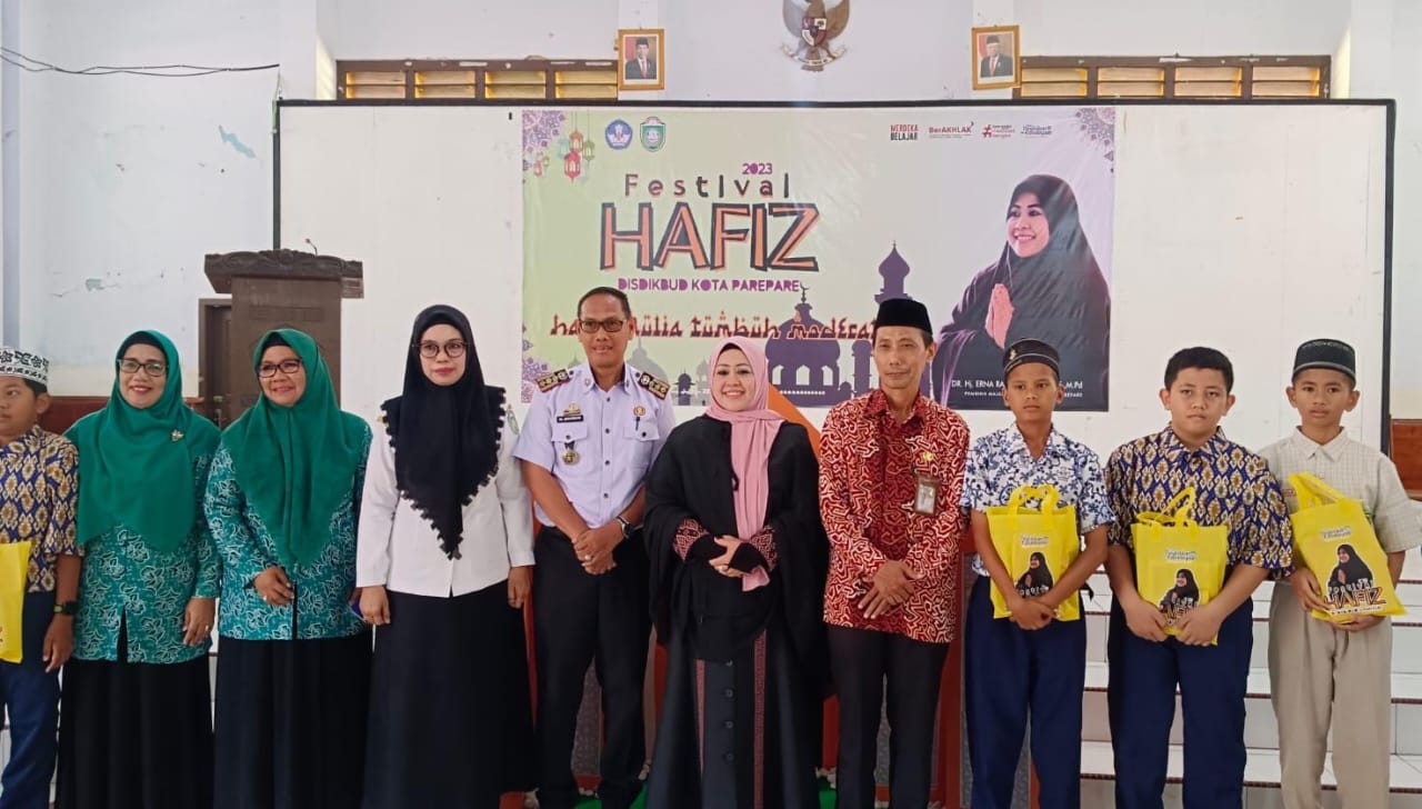 Erna Rasyid Taufan Buka Festival Hafiz