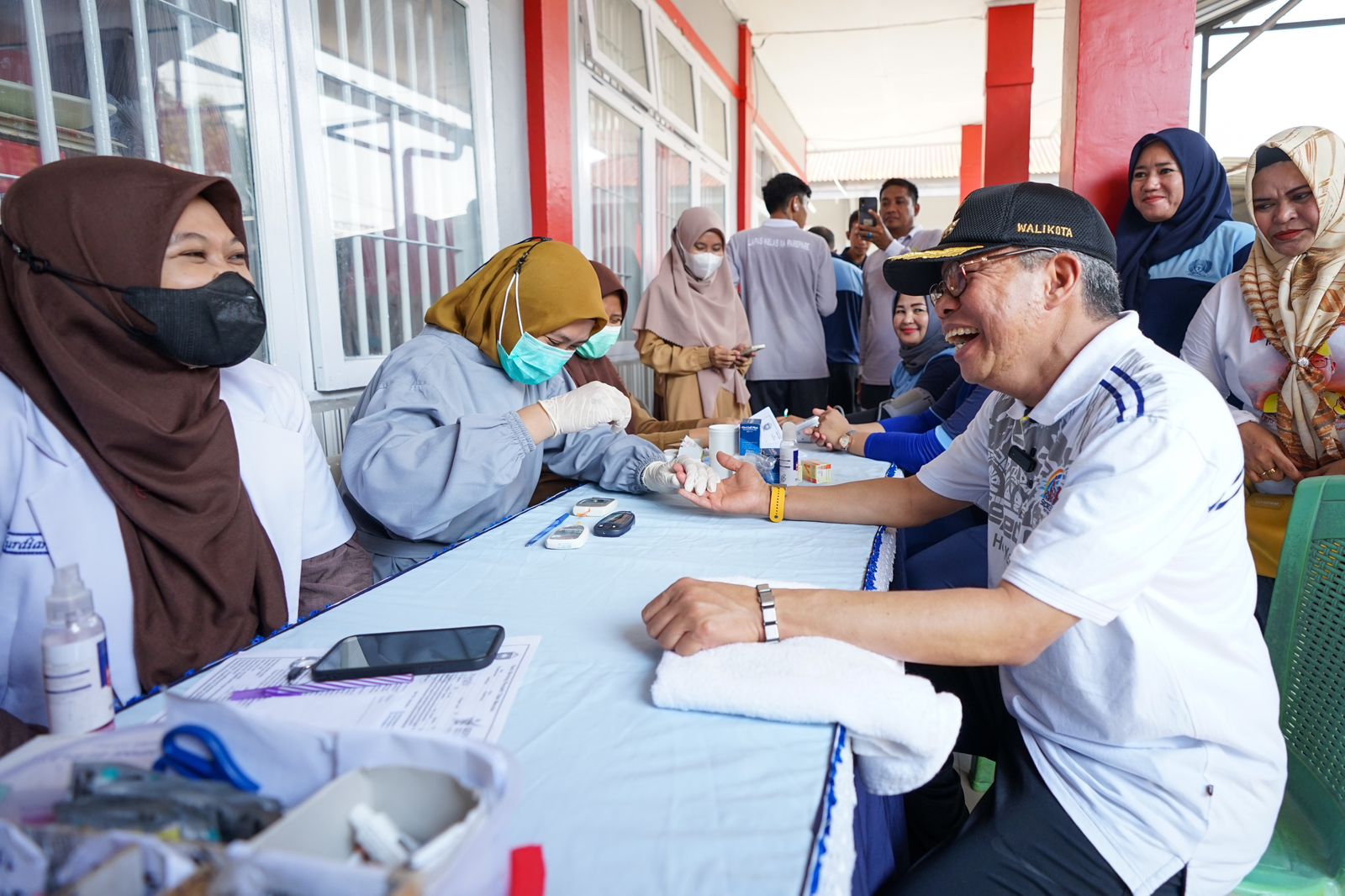 Wali Kota Parepare Serahkan Izin Operasional Klinik Pratama Lapas Parepare