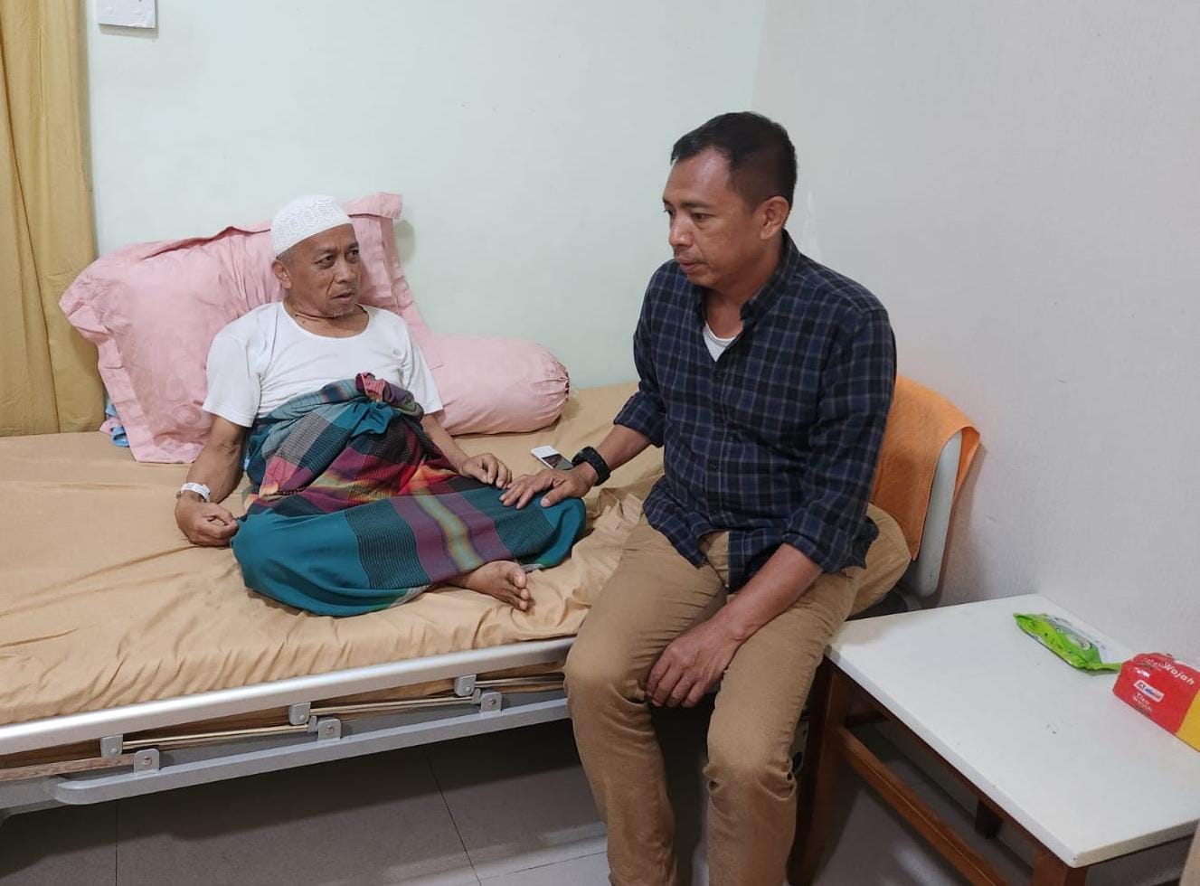 Pj Wali Kota Akbar Ali Doakan Kesembuhan Ketua MUI Parepare