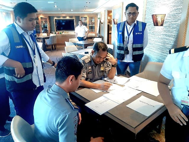 Kanim Parepare Awasi Kapal Pesiar MV Seabourn Odyssey