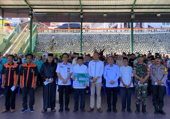 Pj Wali Kota Serahkan Insentif ke 1.809 Tokoh Masyarakat Parepare