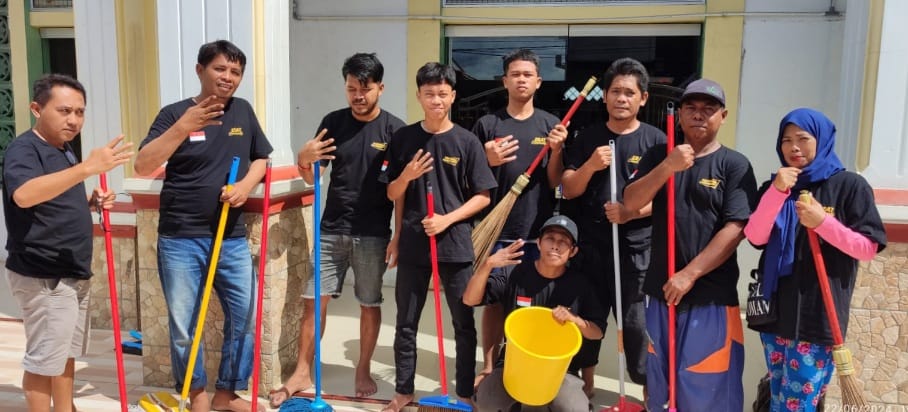 Apresiasi Sosok Erat, Komunitas Pacekke Kembali Galakkan Aksi Bersih-bersih Masjid