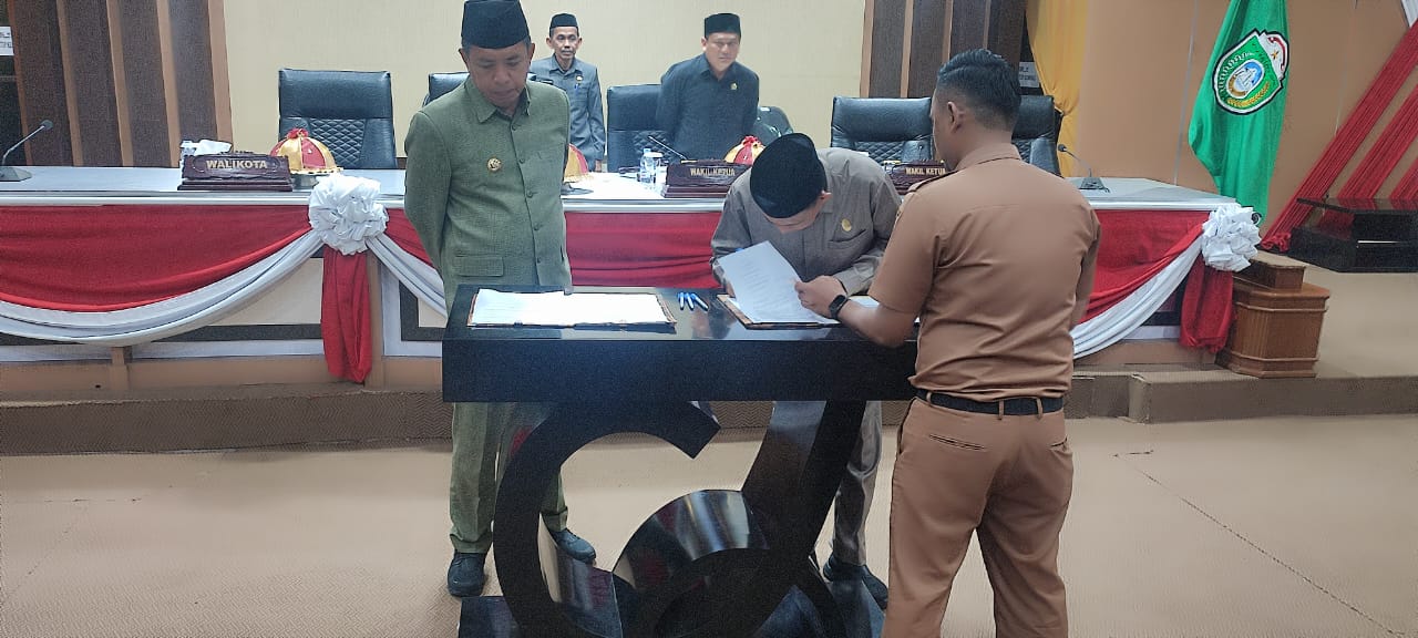DPRD – Pemkot Parepare Sahkan Pertangungjawaban APBD 2023