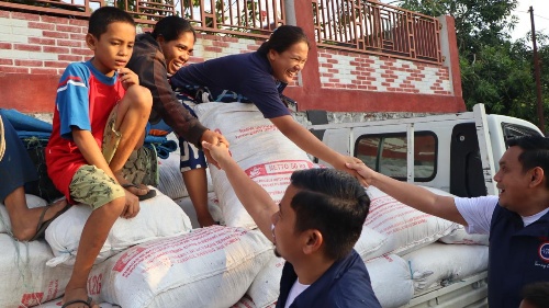 Tanpa Sekat, Tasming-Hermanto Blusukan dan Disambut Bahagia oleh Warga