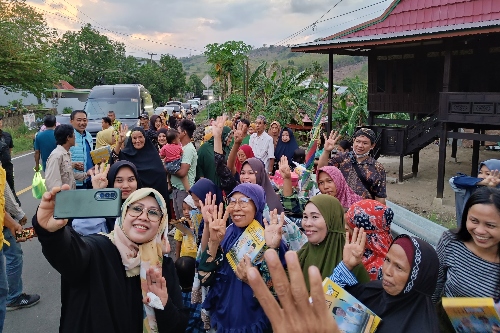 Sapa Warga Wattang Bacukiki, Erat Bersalam Pastikan Hadirkan Anggaran Pusat Untuk Parepare