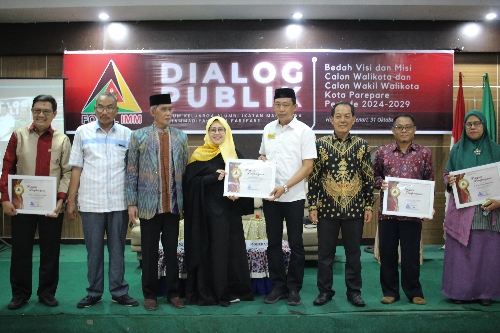 Syarifuddin Yusuf Sebut Erat Bersalam Paslon Paling Langkap Hadiri Dialog Publik FORKAL IMM