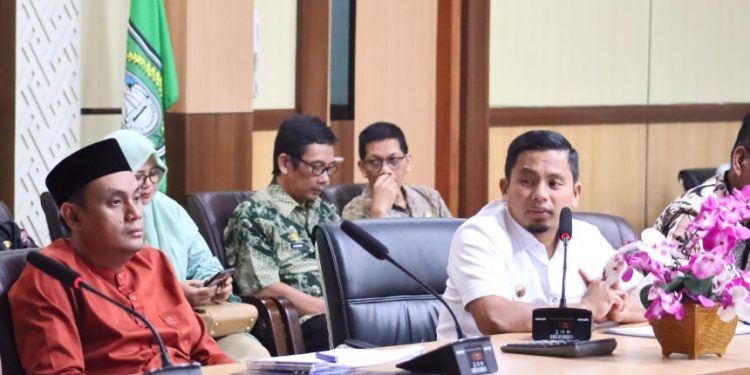 Lanjuti Inpres Presiden, Wali Kota Tasming Hamid Pimpin Rapat Efisiensi Anggaran SKPD