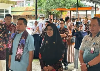 Wali Kota Parepare Tasming Hamid saat mengunjungi SMPN 2