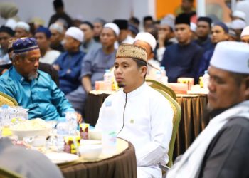 Buka Puasa Bersama Gus Baha, Tasming Hamid Perkuat Kebersamaan Umat di Parepare