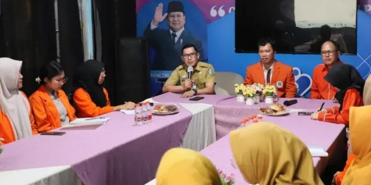 Mahasiswa Institut Teknologi Habibie memulai program magang di DPPKB Parepare untuk bantu atasi stunting