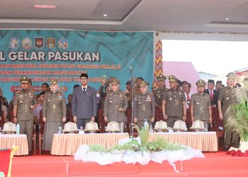 Wali Kota Parepare Tasming Hamid bersama Gubernur Sulsel dalam Apel Satpol PP dan Satlinmas di Wajo