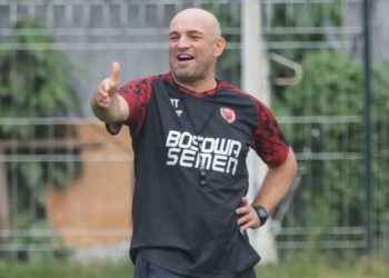 Pelatih PSM Makassar Bernardo Tavares saat memberikan keterangan pers jelang laga kontra Bali United di Stadion BJ Habibie, Parepare.