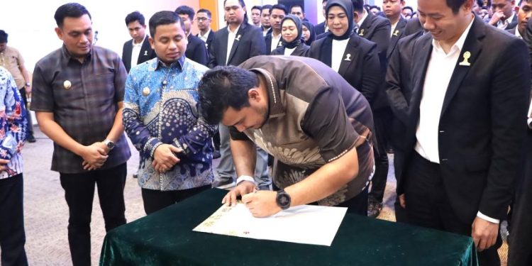 Wali Kota Tasming Hamid menghadiri pelantikan pengurus HIPMI Parepare di Auditorium BJ Habibie