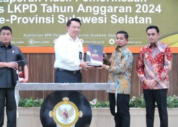 Wali Kota Parepare, Tasming Hamid menerima penghargaan WTP dari BPK RI Perwakilan Sulsel atas LKPD Tahun Anggaran 2024