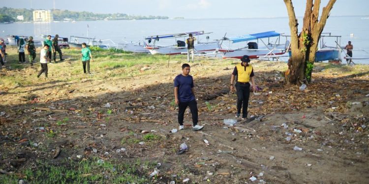 Wali Kota Parepare Tinjau Penataan dan Kebersihan Pantai Ku