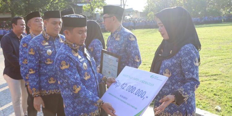 Wali Kota Parepare Tasming Hamid memimpin upacara Hari Kesadaran Nasional di Lapangan Bina Lipu