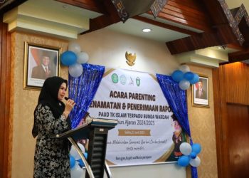 dr. Andi Arfiah Tasming saat hadiri penamatan PAUD Bunda Wardah Parepare