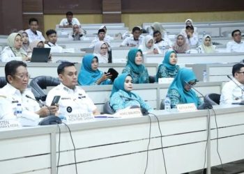 Wali Kota Parepare Tasming Hamid memaparkan strategi percepatan penurunan stunting secara virtual bersama jajaran OPD.