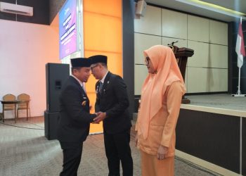 Wali Kota Parepare melantik Amarun Agung Hamka sebagai Penjabat Sekda di Auditorium BJ Habibie