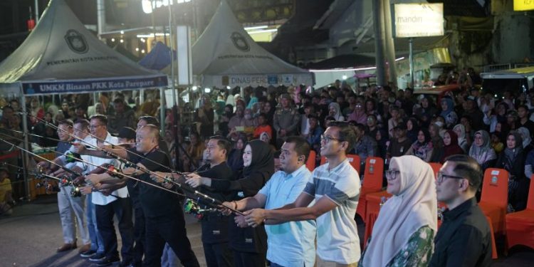 Suasana Car Free Night dan peluncuran Pantaiku di Parepare