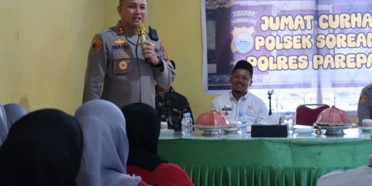 Kapolres Parepare AKBP Indra Waspada Yuda saat Jumat Curhat bersama warga Bukit Harapan