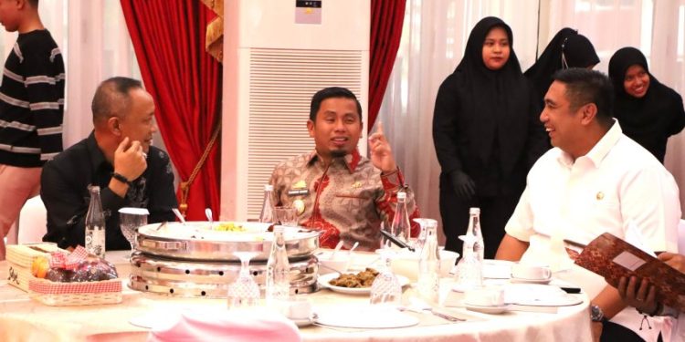 Wali Kota Parepare Tasming Hamid hadiri rapat optimalisasi pendapatan daerah di Makassar