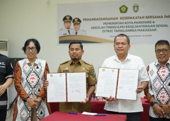 Wali Kota Parepare menandatangani MoU dengan STIKS Makassar untuk penguatan pendidikan dan sosial
