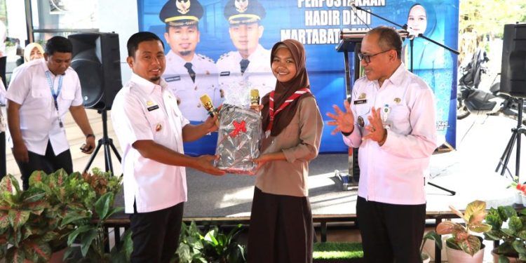 Wali Kota Parepare Tasming Hamid membuka sosialisasi budaya baca untuk pelajar di Gedung Panrita