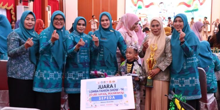 Ketua PKK Parepare dr. Arfiah Tasming hadiri Hari Anak Nasional 2025 di Makassar
