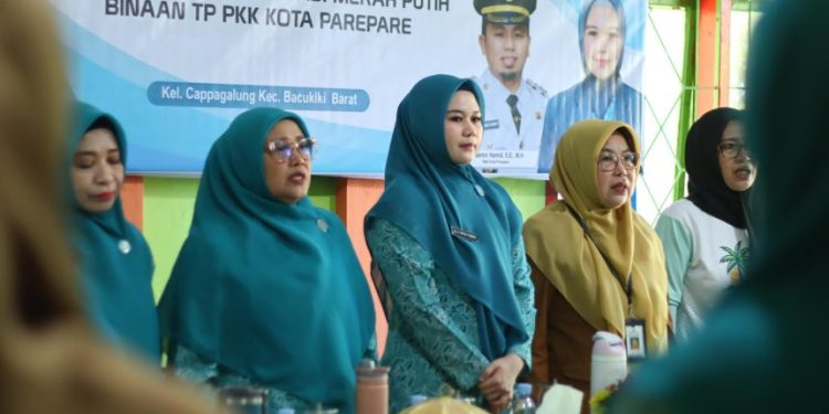 Ketua TP PKK Parepare dr. Arfiah Tasming hadiri pembinaan koperasi oleh TP PKK Sulsel