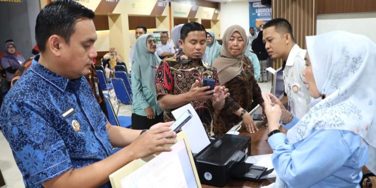 Launching Klinik Investasi PROAKTIF Parepare bersama Wali Kota Tasming Hamid
