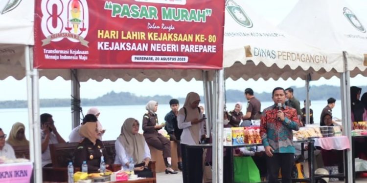 Pasar Murah HUT ke-80 Kejaksaan di Parepare, Wali Kota Tasming Hamid Beri Apresiasi