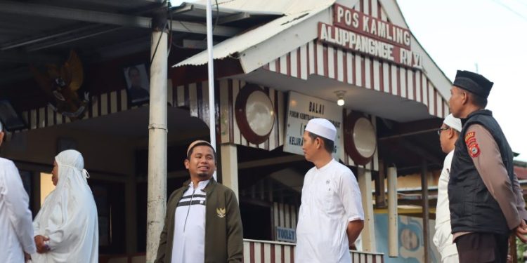 Interaksi - Wali Kota Parepare Tasming Hamid turun langsung meninjau poskamling