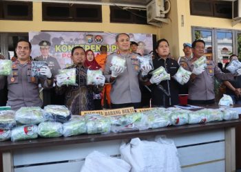 Interaksi - Polres Parepare gagalkan penyelundupan 44 kg sabu
