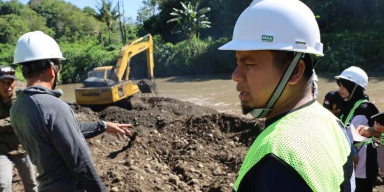 wali kota parepare tinjau pengerukan sungai