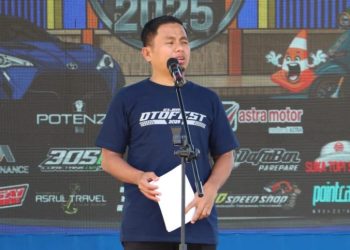 Wali Kota Parepare Tasming Hamid membuka Otomotif Fest 2025 di Terminal Lumpue