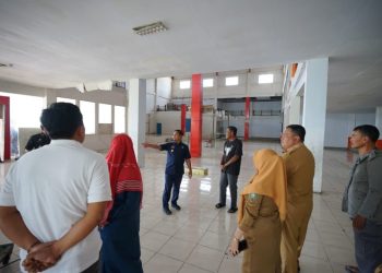 Wali Kota Tasming Hamid meninjau fasilitas Pasar UMKM Parepare