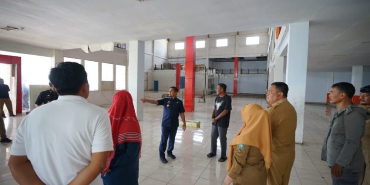 Wali Kota Tasming Hamid meninjau fasilitas Pasar UMKM Parepare