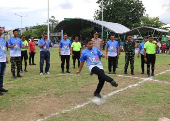 Wali Kota Tasming Hamid membuka Turnamen Sepak Bola Usia Dini Wali Kota Cup Parepare 2025